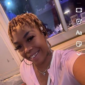 Meet your Posher, Shakela